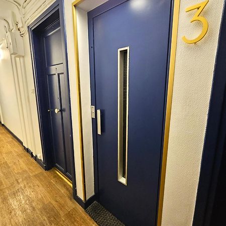 Comme Une Suite Pres Du Metro Clichy Zewnętrze zdjęcie